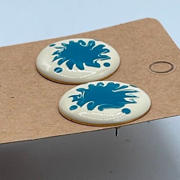 Vintage splatter abstract enamel round metal earrings - Picture 2 of 5